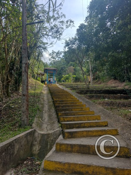 Stairs between via de Evitamiento Tahuishco y Mirador Tahuishco (2)
