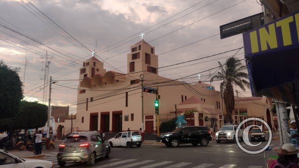 Iglesia Santiago Apóstol de Nasca at the Plaza de Armas