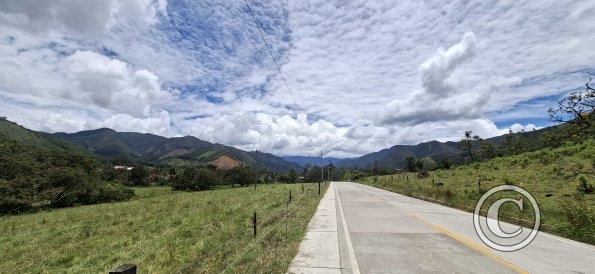 Av Alberto Muller (San Jose), Chontabamba in the distance