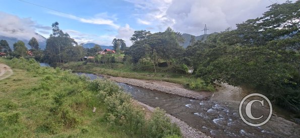Rio Huancabamba confluence with Quebrada La Esperanza (2)