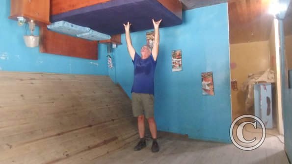 The Upside Down House - Road 106, Carretera Principal Chontabamba (8)