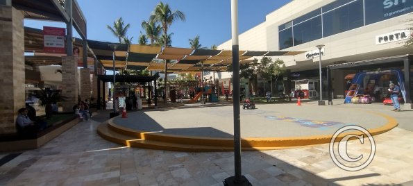 Plaza Vea mall