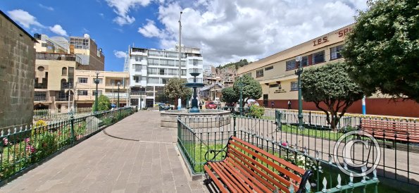 Parque San Román behind the Catedral de Puno