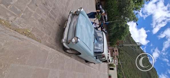 Odd car, no name, no badges