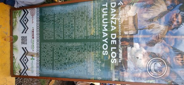 Plaza de Armas - central linear park (26)