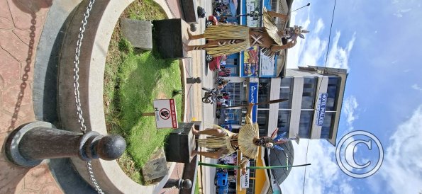 Plaza de Armas - central linear park (27)