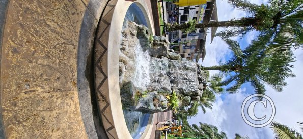 Plaza de Armas - central linear park (32)
