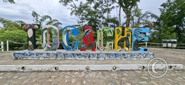 City name sign on the Malecon at Jiron Amazonas