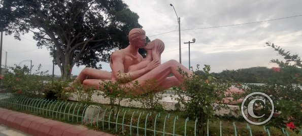 Malecon Benavides Lovers Monument 3