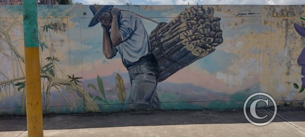 Mural across from the plaza (3)