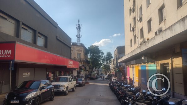 Calle Damaso Antonio Larranaga y Calle Uruguay